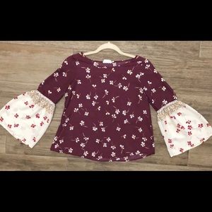 Women Maroon Blouse w Flare Sleeve size XS